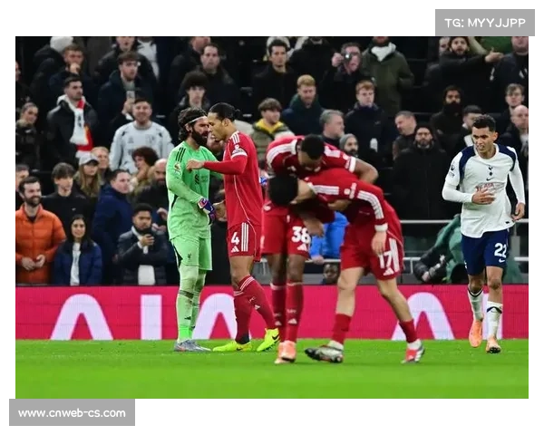 十人利物浦2-1客胜热刺，伊萨克破门后伤退引担忧